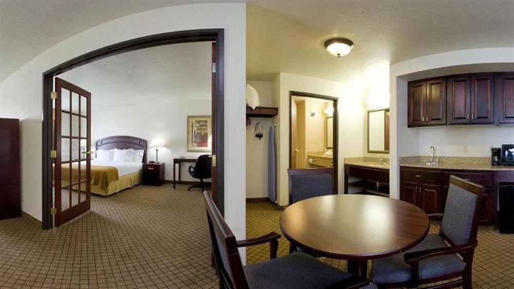 Holiday Inn Express & Suites Le Mars By Ihg Exterior foto